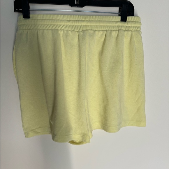 Yellow soft high rise shorts - Picture 3 of 3